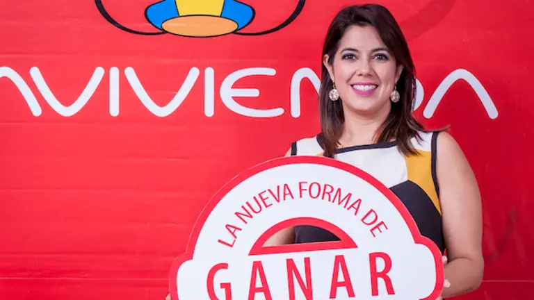 Segunda Premiación Dabuenavida en la Agencia Metrocentro, en San Salvador, el 18 de enero de 2017
Foto Davivienda/Salvador MELENDEZ