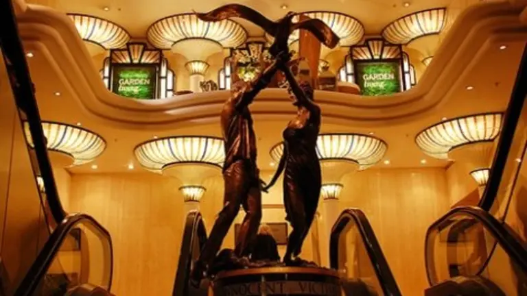 Estatua de Lady Di y Dodi Al Fayed