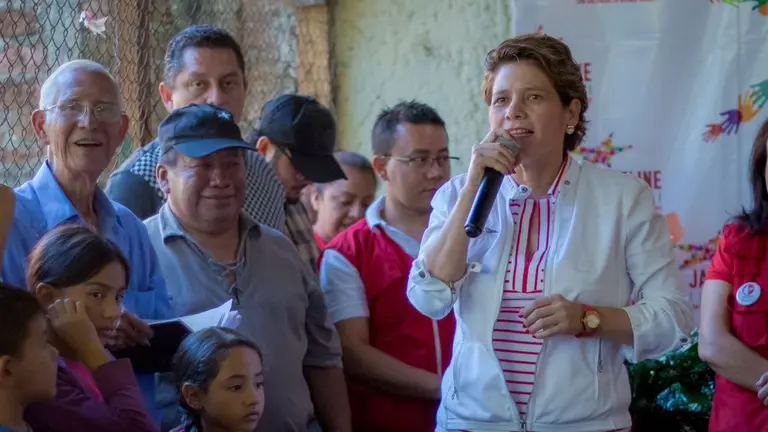 Jackeline Rivera en campaña