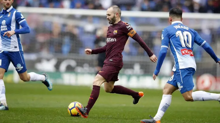 Andrés Iniesta en el partido entre Espanyol y Barcelona