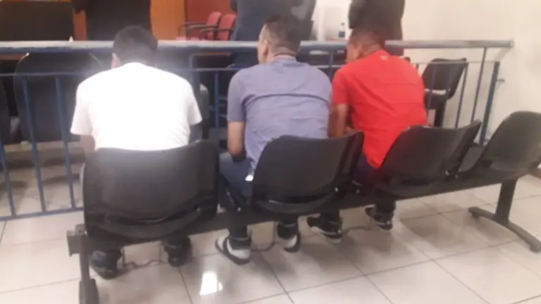 Policías acusados de robo de casas en el Distrito Italia