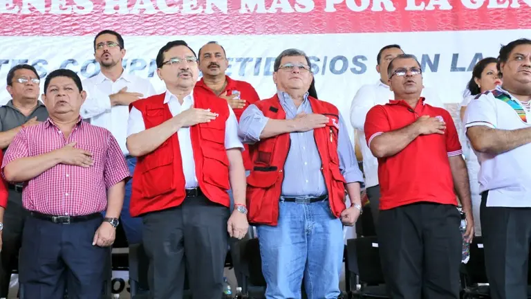 Benito Lara, Medardo González y José Luis Merino en acto del FMLN