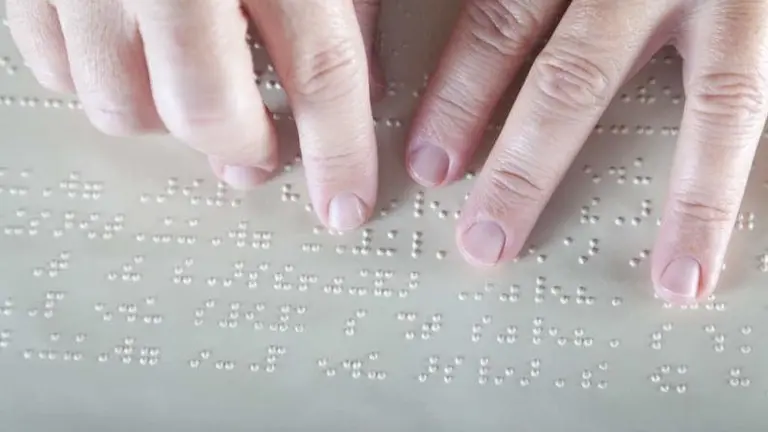Como-funciona-el-sistema-Braille (1)