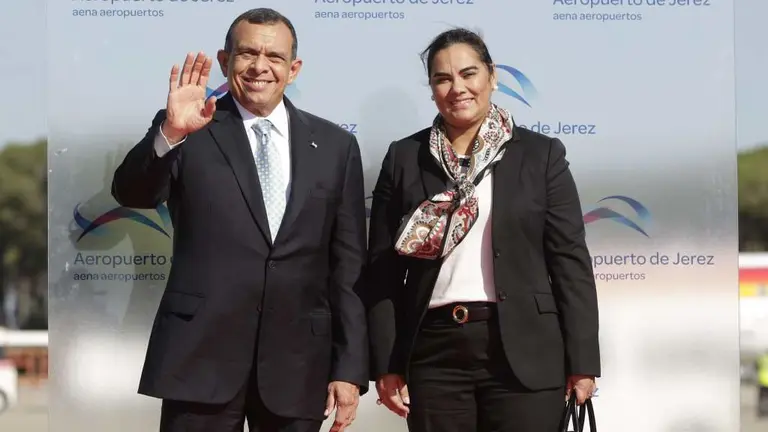 Porfirio Lobo y Rosa Elena de Lobo