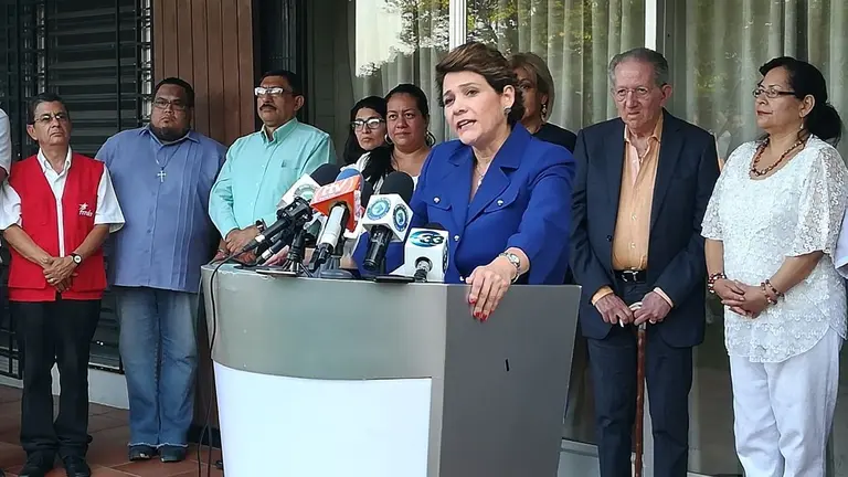 Jackeline Rivera reconoce derrota