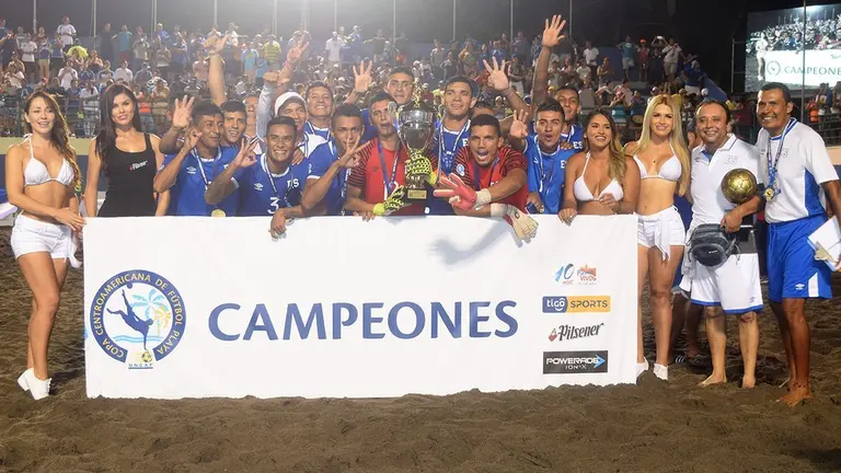 Selecta fútbol playa campeona