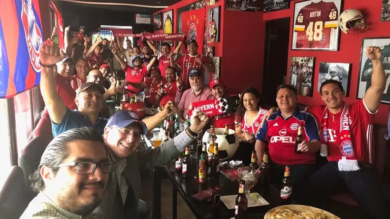 Aficionados del Bayern Múnich en El Salvador