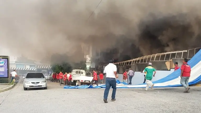 Incendio en bulevar Los Héroes