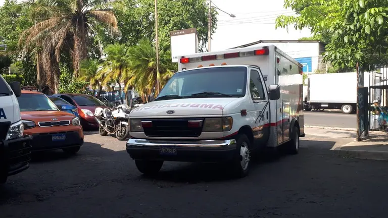 Ambulancia en hospital Bloom