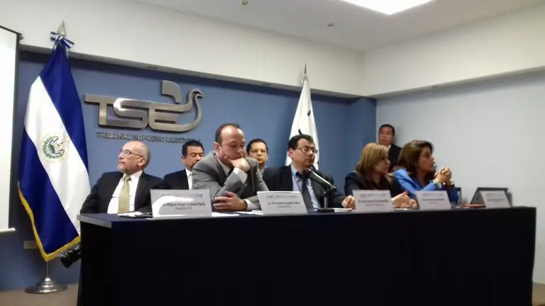 Foto tomada del Twitter del TSE