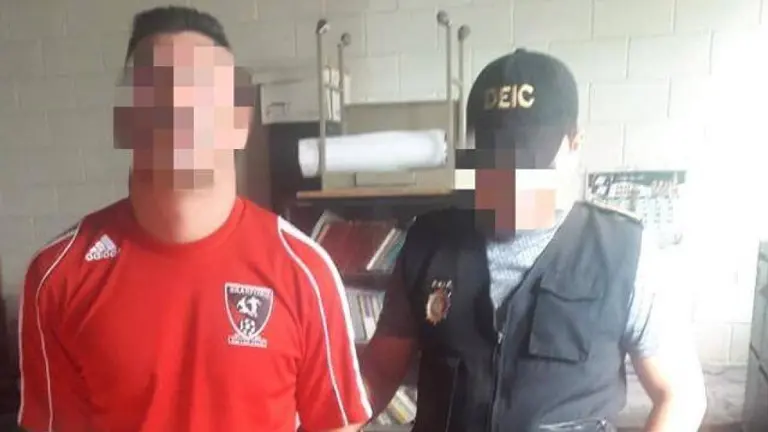 Edner Cortez, de 30 años, policía guatemalteco. Foto: Publinews.com
