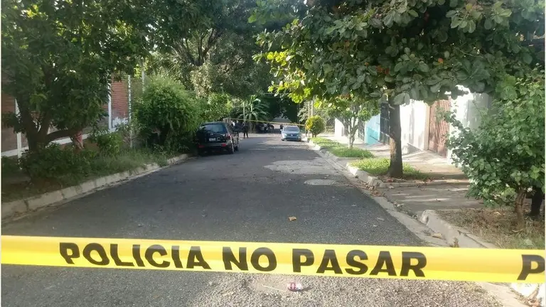 Santa Ana, muerto policía