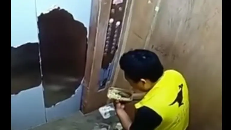 repartidor hambriento