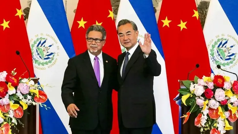 Castaneda y China