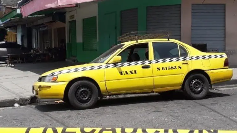 Taxi en el Zurita