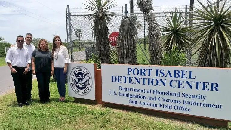 Diputados viajan a Texas