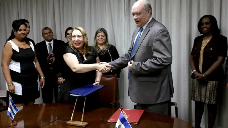 Luz Estrella en Cuba