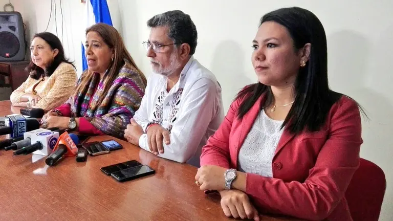 Frente en conferencia