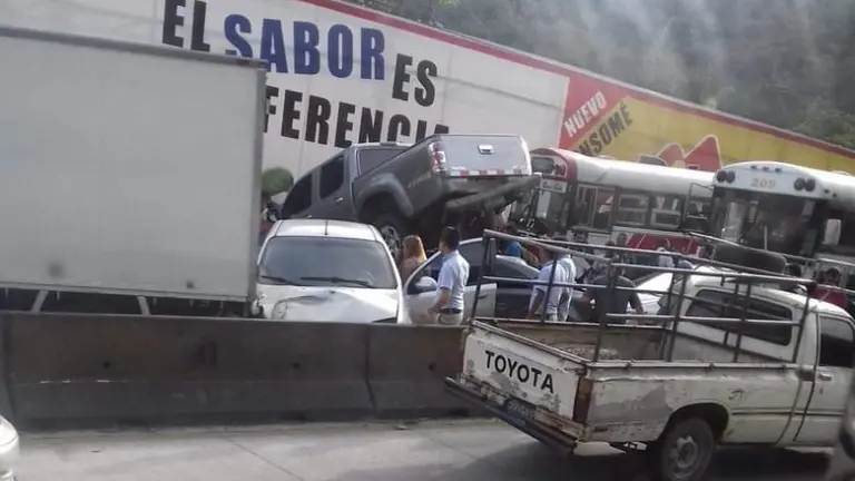 Los Chorros veh&iacute;culos