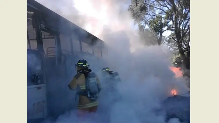 Incendio en bus ruta 205b