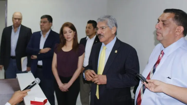 Quijano entrega oficinas