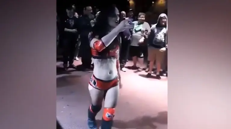 Priscilla Kelly, que se quitó el tampón en pleno combate