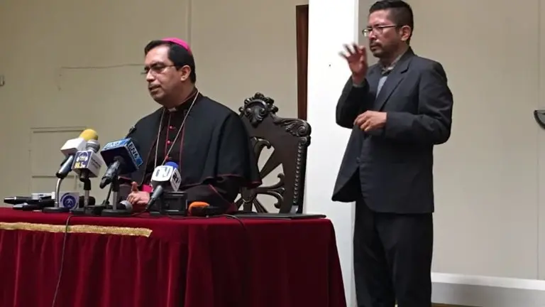 Conferencia de Monseñor Alas