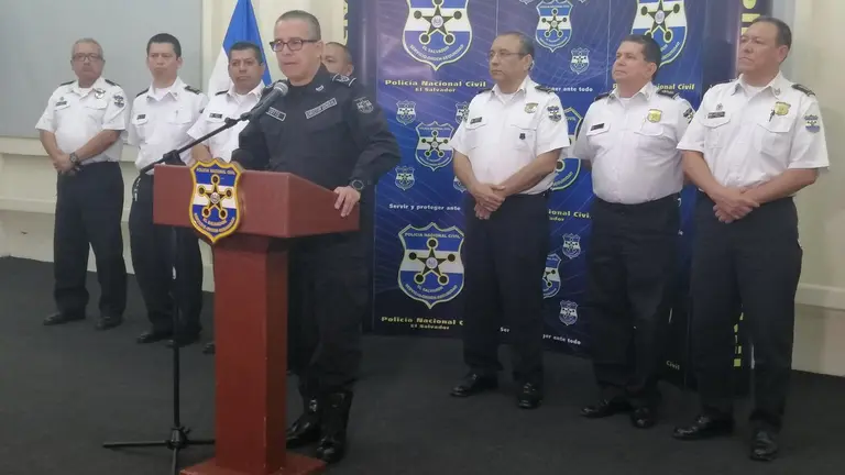 Cotto en conferencia