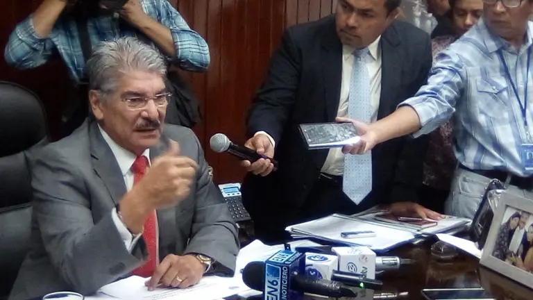 Quijano en oficina