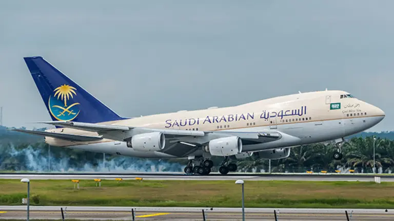 Saudi-Airlines-to-suspend-Canadian-flights-following-human-rights-criticism