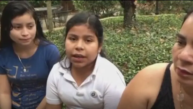 Niña que iba a ser deportada