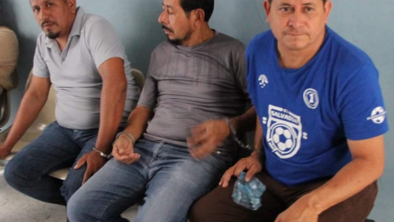 Tony Edgard González, Julio Armando Pérez  Monroy y Alcides Cruz Bernal