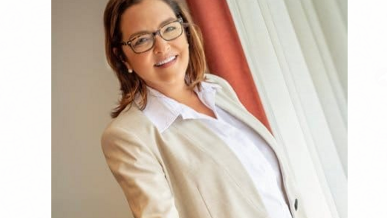 Alexandra Hill Tinoco