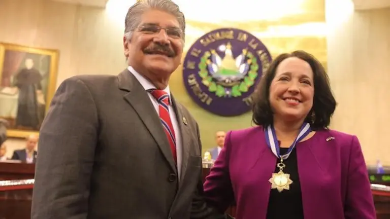 jean manes condecorada