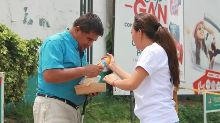 Plato de arroz catholic relief
