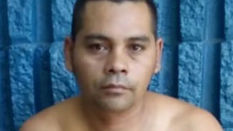 Pandillero pidiendo dinero