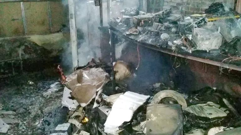 Incendio en venta de repuestos Sonsonate 3