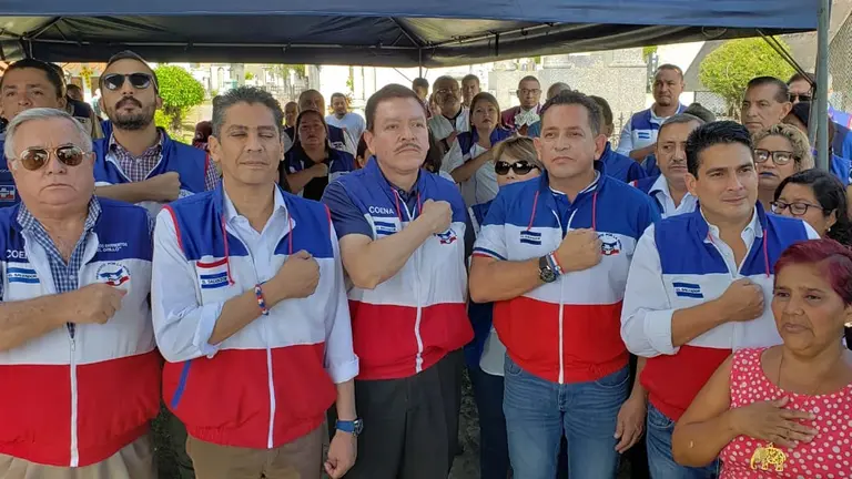 Candidatos areneros en tumba de Daubuisson