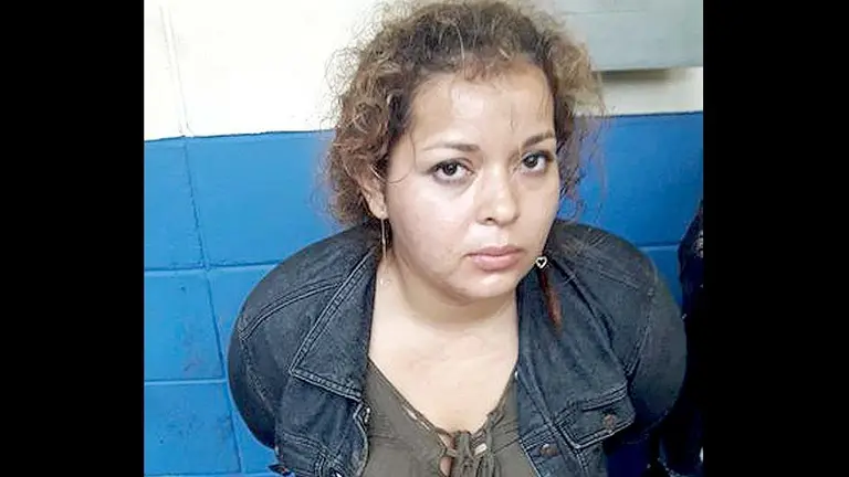 Mujer hurtó patrulla OK