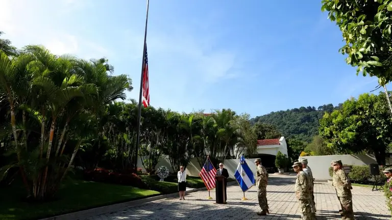 Conmemoración en embajada
