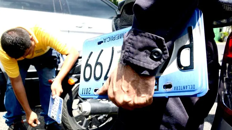 Placas decomisadas 2