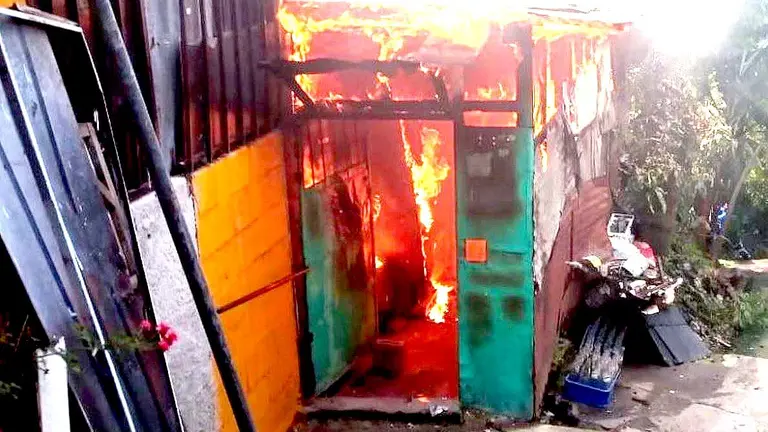 Incendio en comunidad El Carmen