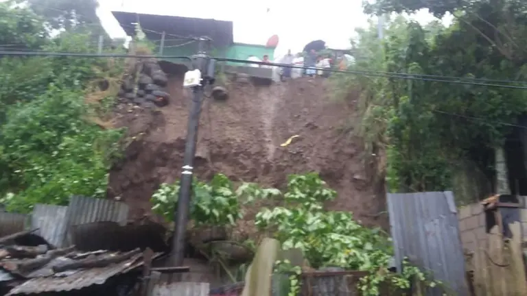 Muro que de cayó en San Marcos