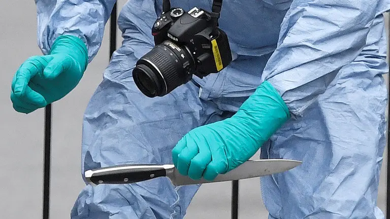Cuchillo en escena del crimen