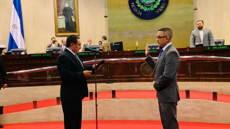 Juramentación de Apolonio Tobar
