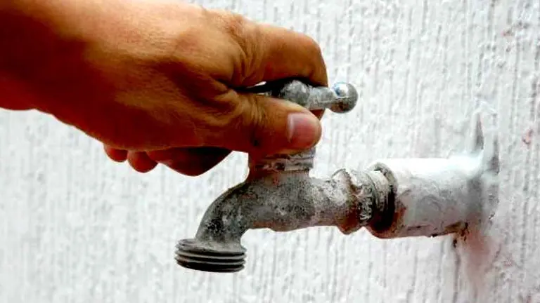 Suspensión de agua potable