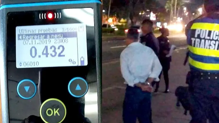 Anciano manejaba ebrio por la capital 4