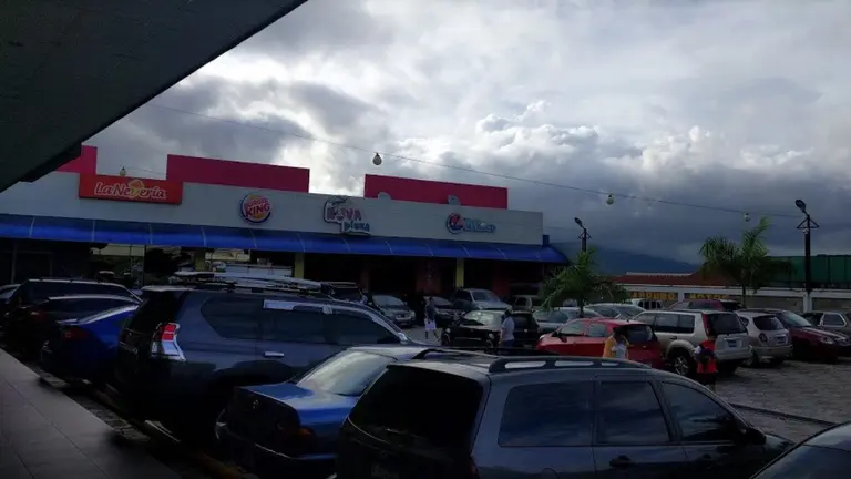 Centro Comercial Las Acacias