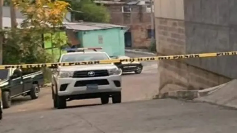 Asesinan a vigilante de buses de la 26