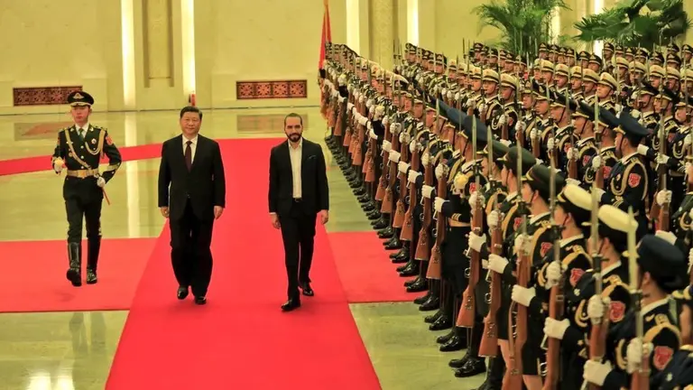 Nayib en China